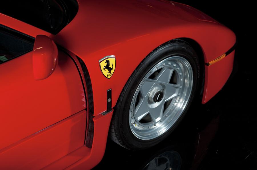  Ferrari F40 Red 1991 года  (фото 2 из 26)
